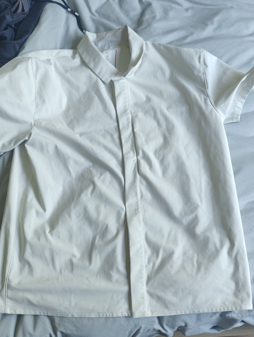 Nike Men's White Short-Sleeve Shirt - Minimal Collar